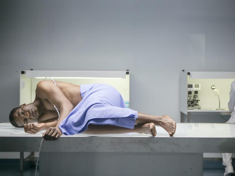 humans-amc-home-fred-dirisu-800×600