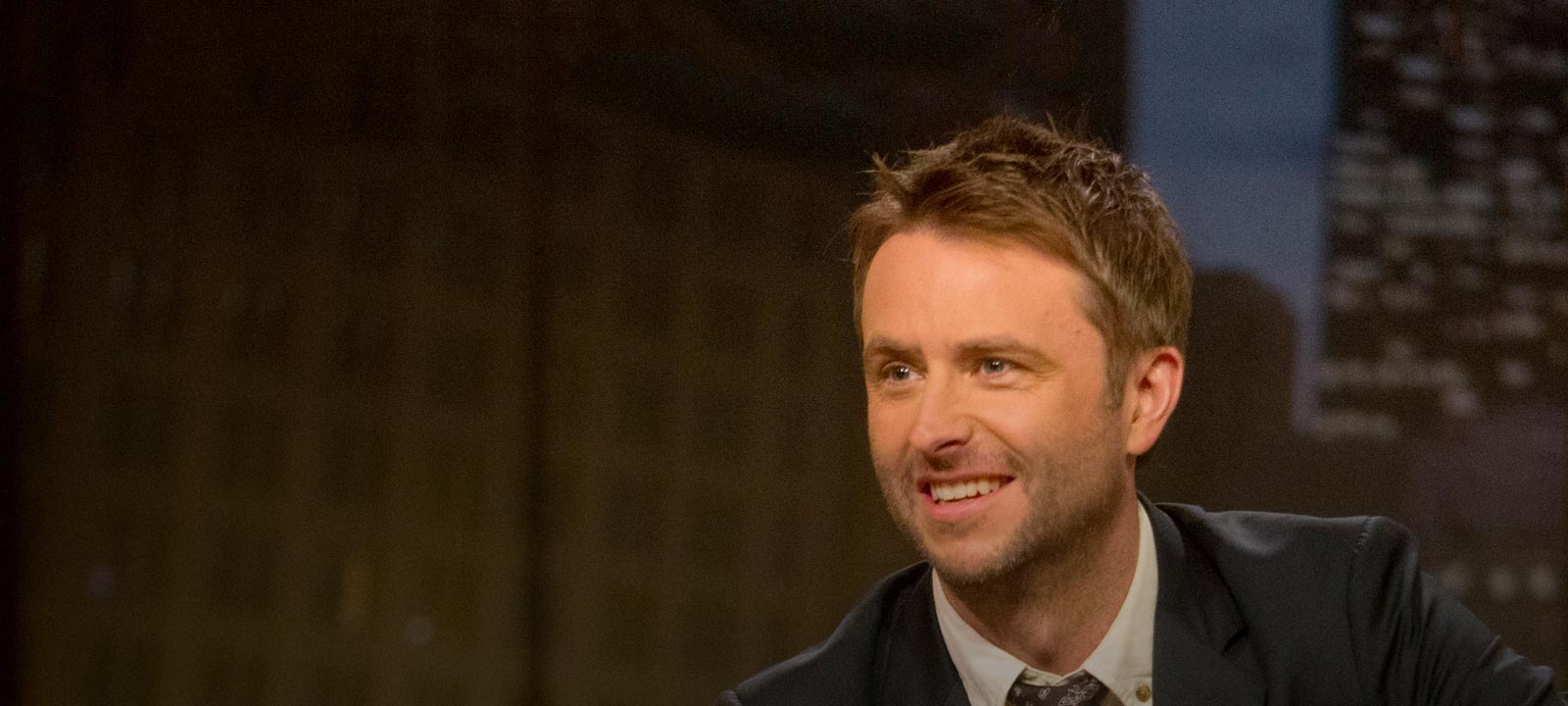 talking-dead-season-4-chris-hardwick-800×600