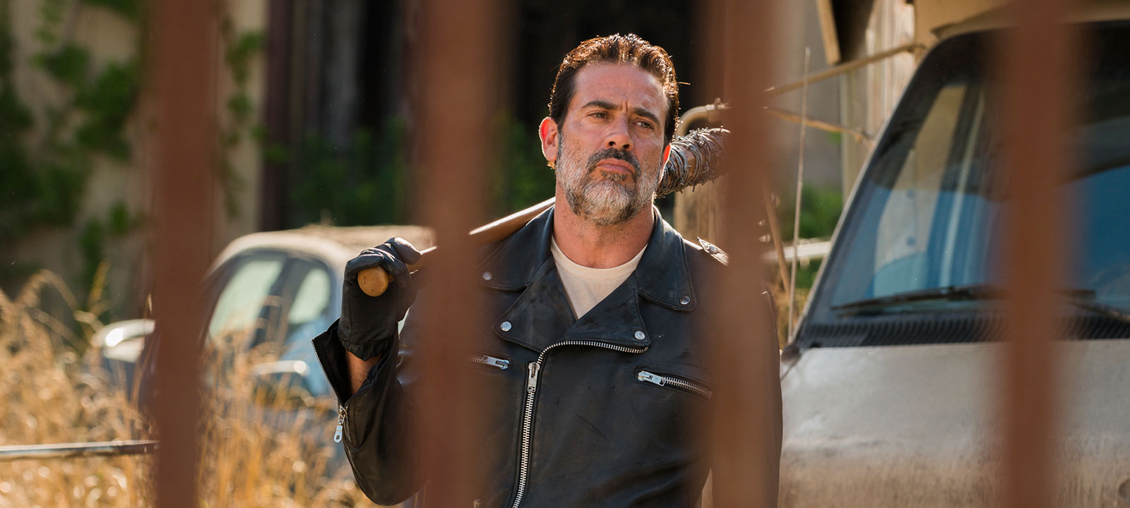 the-walking-dead-season-7-negan-morgan-800×600-photos-1