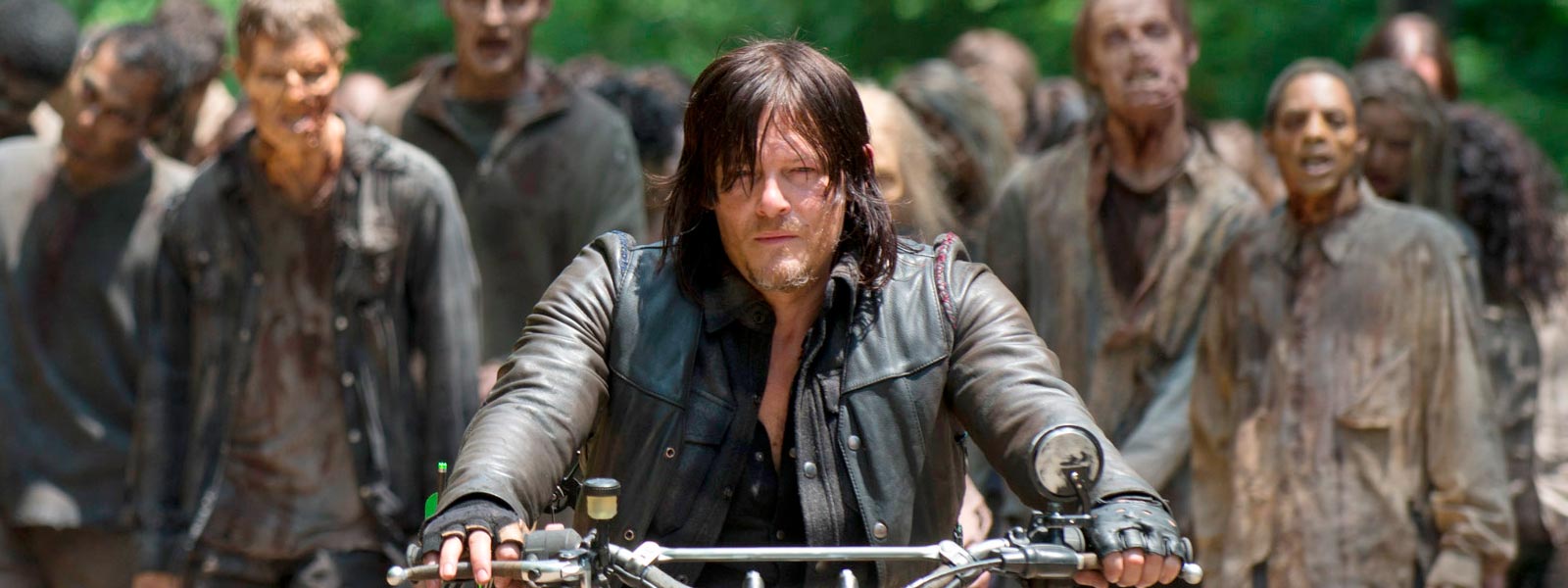 http://images.amcnetworks.com/amc.com/wp-content/uploads/2015/10/the-walking-dead-episode-601-daryl-reedus-post-1600x600.jpg