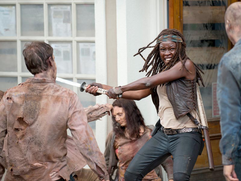 http://images.amcnetworks.com/amc.com/wp-content/uploads/2015/10/the-walking-dead-episode-603-michonne-gurira-post-800x600.jpg