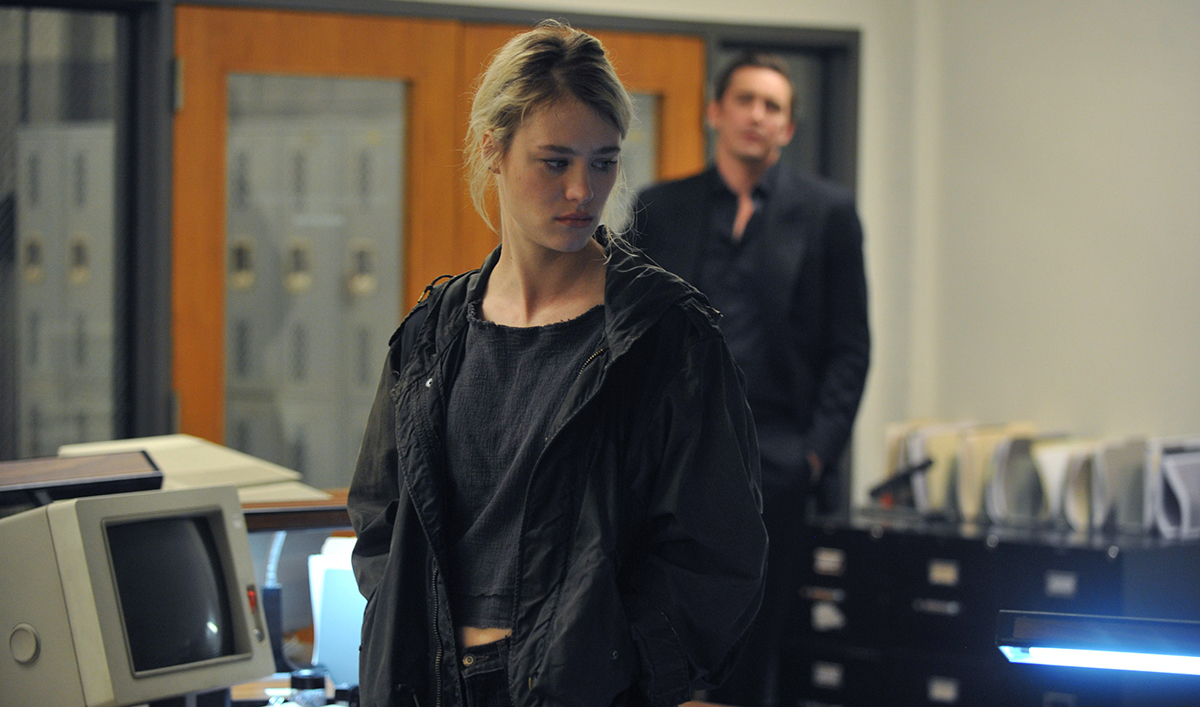 Mackenzie Davis Books New Movie; <em>Salon</em> Hails Cameron and Donna