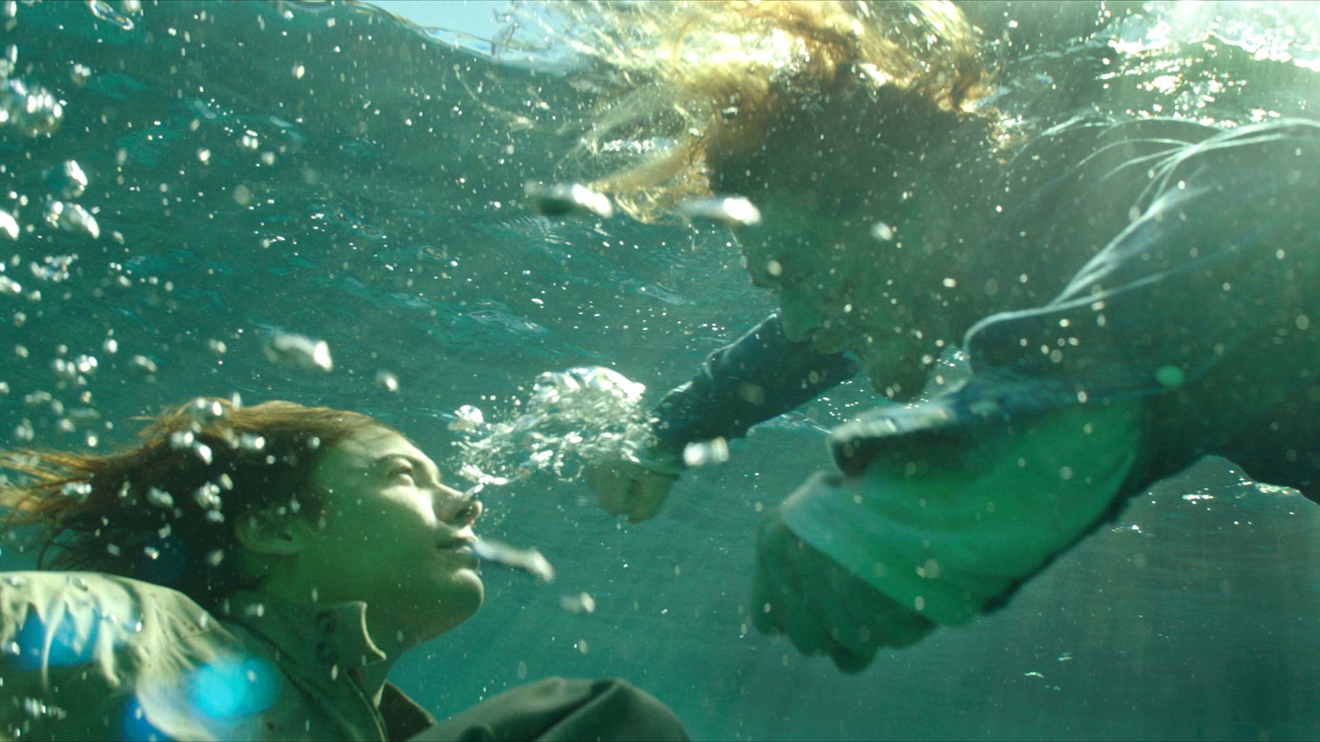 Video Extra - Fear the Walking Dead - Trailer: No Safe ...