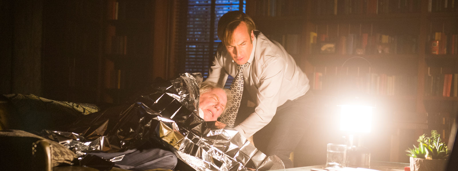 better-call-saul-episode-204-chuck-mckean-jimmy-odenkirk-post-800×600