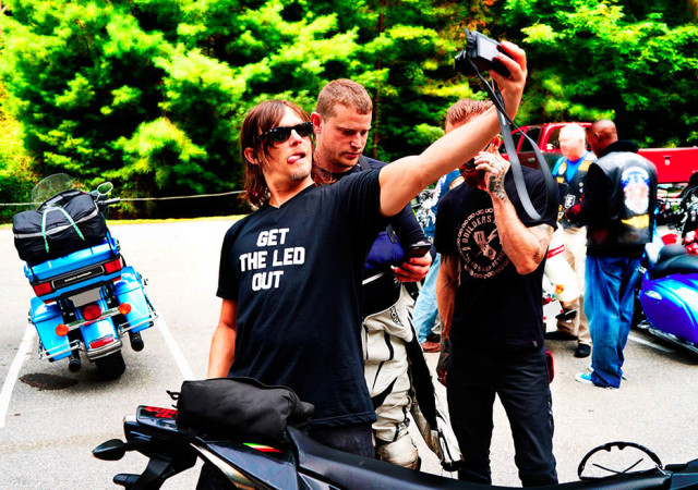ride-103-norman-reedus-pose-935x658