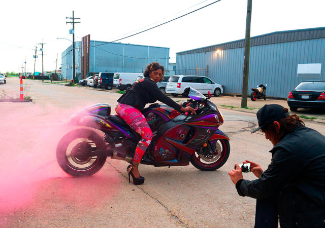 ride-with-norman-reedus-105-caramel-curves-935x658