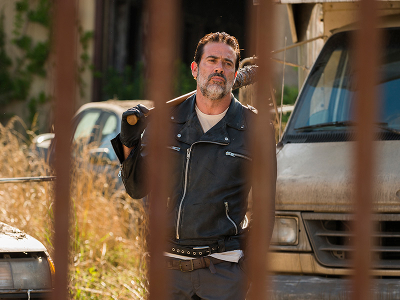 the-walking-dead-season-7-negan-morgan-800x600-photos-1