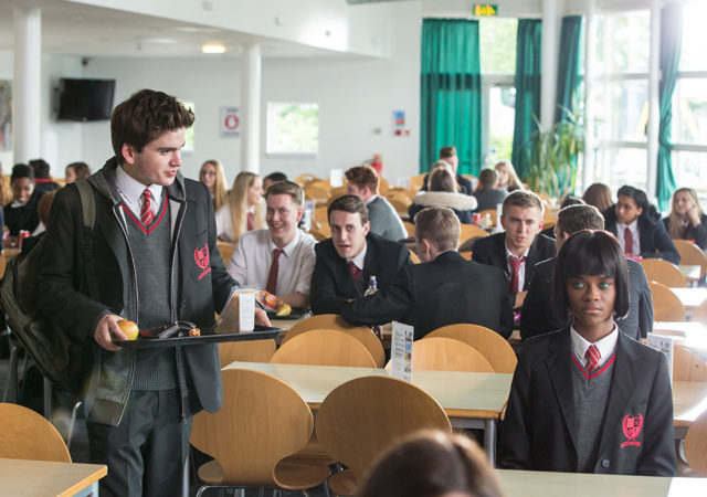 humans-203-toby-stevenson-renie-wright-935