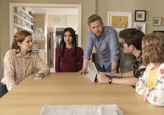 humans-206-laura-parkinson-mia-chan-joe-goodman-hill-toby-stevenson-sophie-davies-935