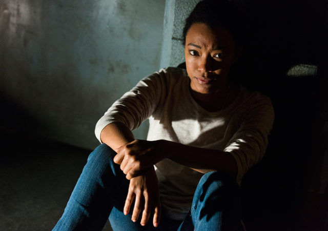 the-walking-dead-episode-715-sasha-martin-green-935