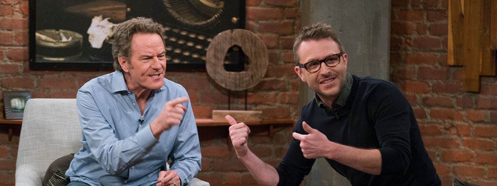 talking-with-chris-hardwick-episode-111-bryan-cranston-chris-hardwick-800×600