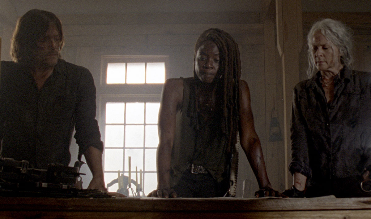 Sneak Peek Of The Walking Dead Episode 3 Michonne Prepares To Talk With Alpha Amc Talk Amc