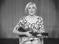 The Trivial Pursuits of Arthur Banks Extra Scene: Betsy Blue Audition At any moment she could crack... crack... crack... Betsy Blue auditions for Arthur's play, treating you to her ukulele playing. Her acting, however, might need some work.