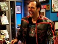 Extended Scene Episode 102, Jay's Competition: Comic Book Men When a customer comes to The Secret Stash with a valuable superhero collectible, Jason Mewes makes him an offer he should probably refuse.
