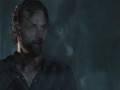 (SPOILERS) Talked About Scene Episode 405 The Walking Dead: Internment Maggie helps Hershel fight off walkers within the prison, while Rick and Carl deal with a breach outside.