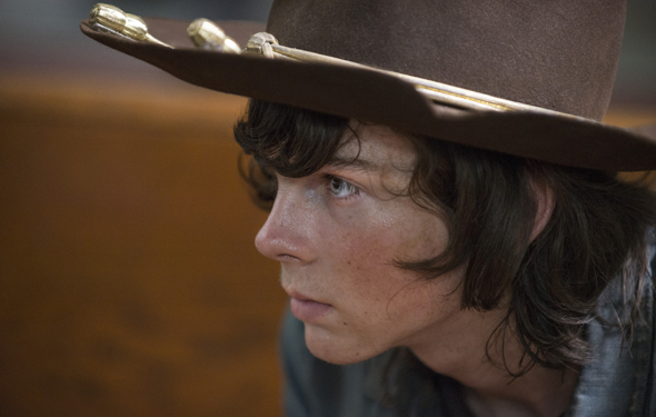 the-walking-dead-episode-508-carl-riggs-photos-590