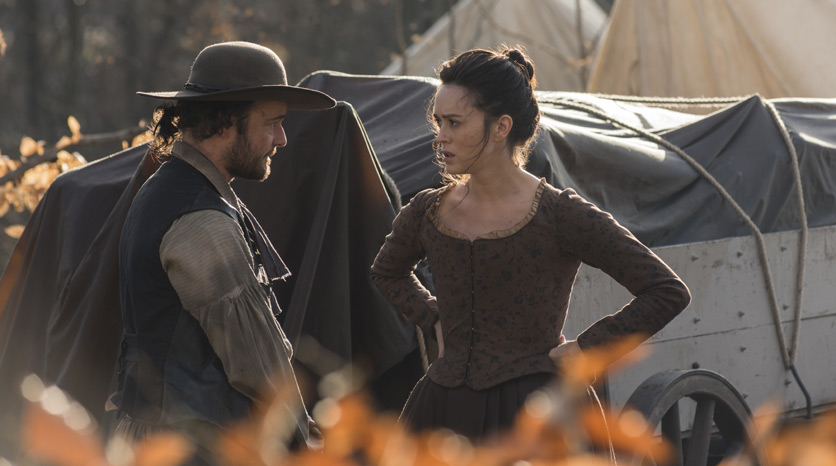 Anna Strong (Heather Lind) e Caleb Brewster (Daniel Henshall) no Episódio 5 Foto de Antony Platt/AMC