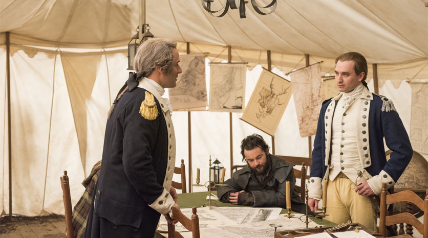 Ben Talmadge (Seth Numrich), George Washington (Ian Khan) e Caleb Brewster (Daniel Henshall) Episódio 9 Foto de Antony Platt/AMC