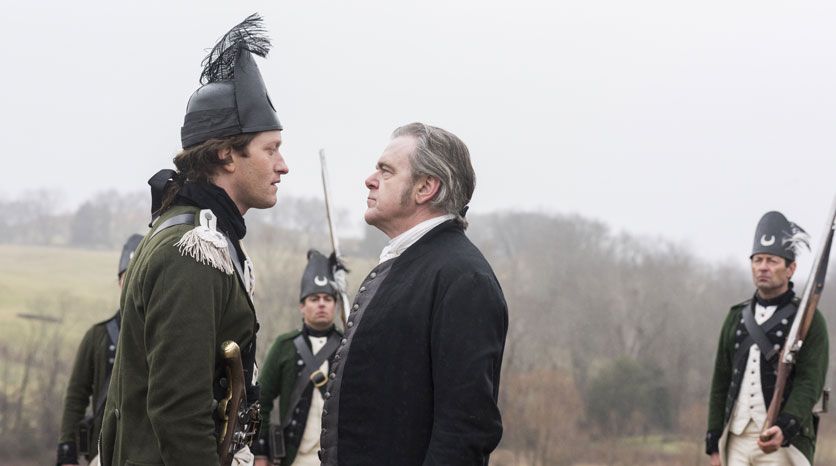 Lt. John Simcoe (Samuel Roukin) e Judge Richard Woodhull (Kevin McNally) Episódio 10 Foto de Antony Platt/AMC