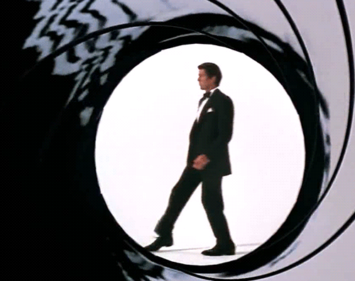 james-bond-pierce-brosnan-gun-amcpt