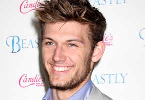 290x200_alexpettyfer1