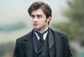 290x200_radcliffe_womaninbl