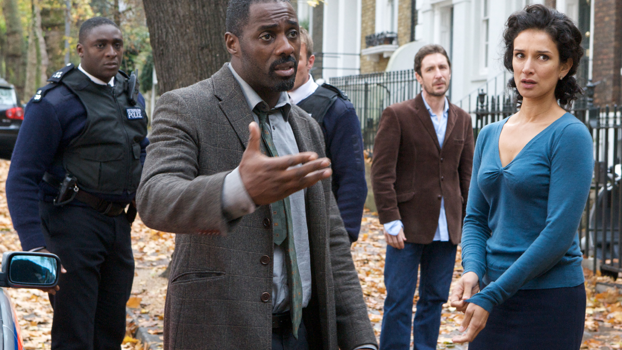 Zoe and Mark call the cops on Luther