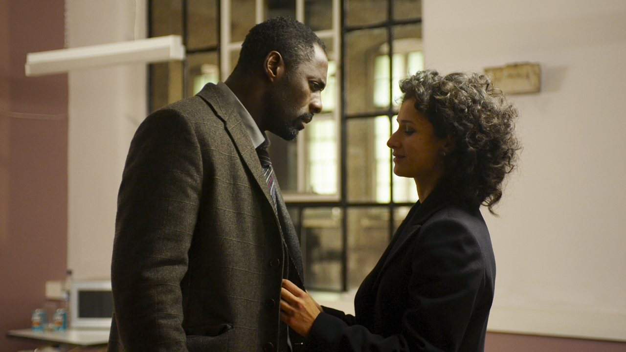 Luther reconnects with Zoe