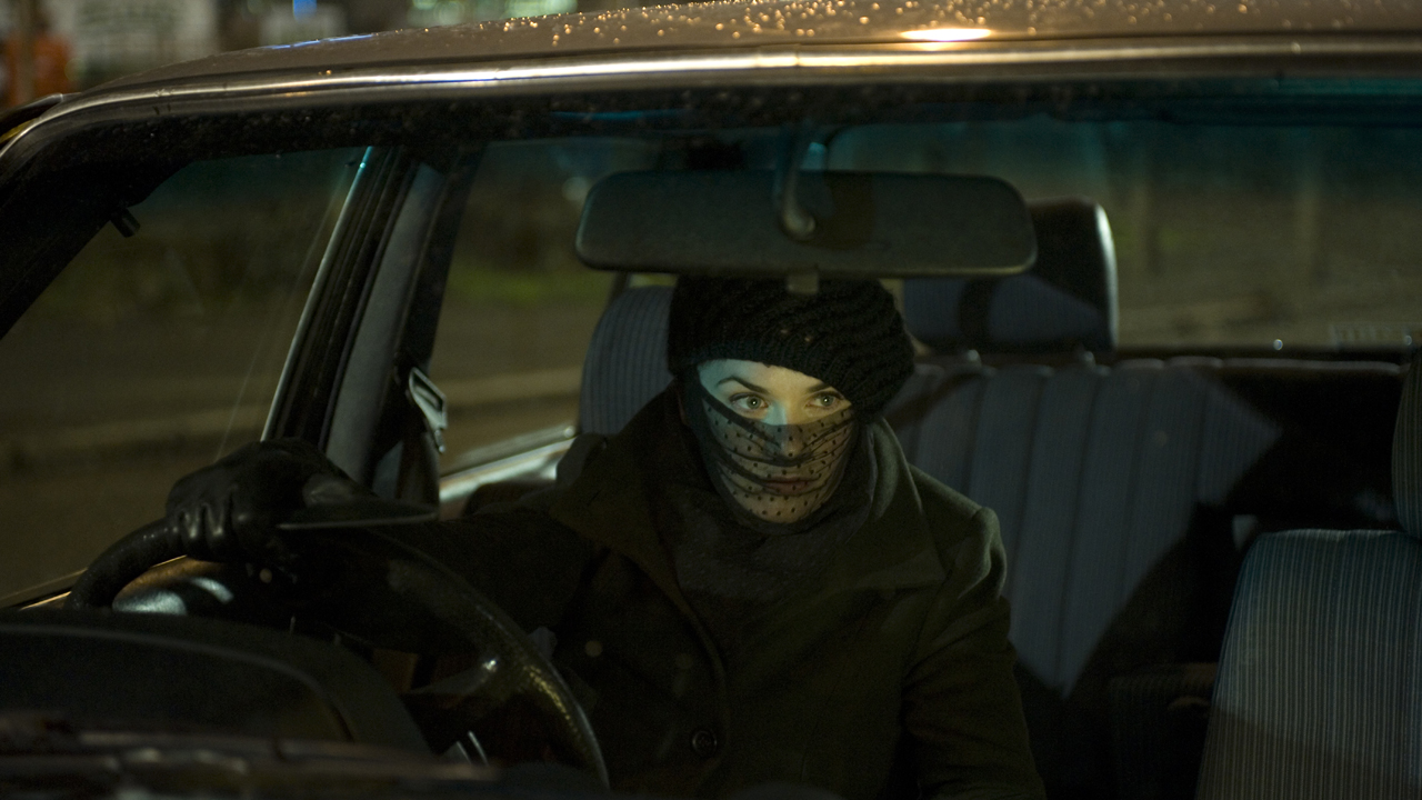 Alice disguises herself to help Luther