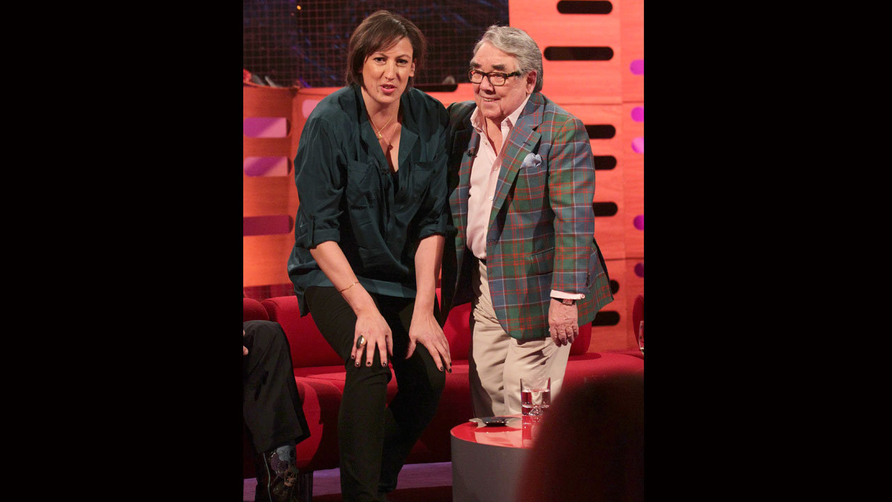 Comedienne Miranda Hart and Scottish funnyman Ronnie Corbett get down to size.
