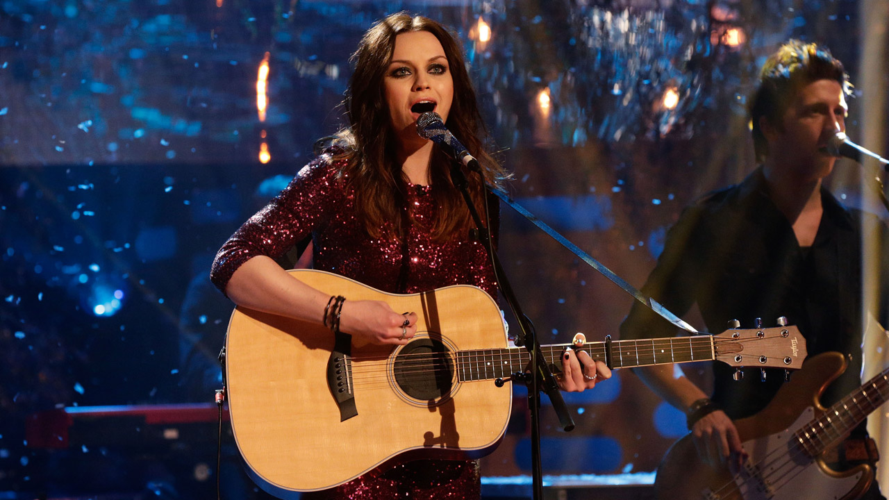 Amy MacDonald plays some new music on 'The Graham Norton Show.'