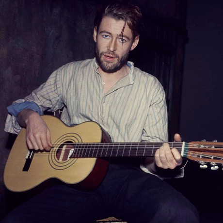 Peter O'Toole rehearsing for the stage play 'Baal,' which premiered in 1963. (Photo: AP)