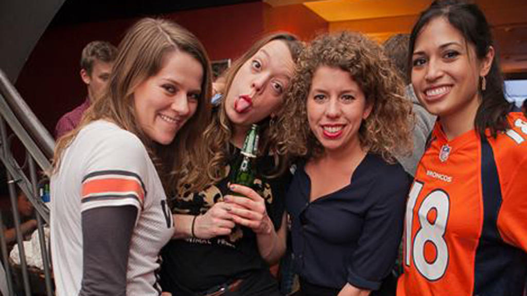 Don't be shy to wear your team's jersey to Belushi's in Berlin. (Belushi's)