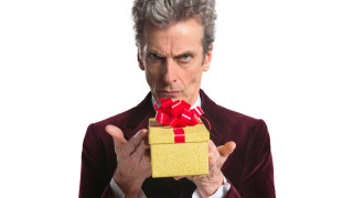 Peter Capaldi and gift (Photo: BBC)