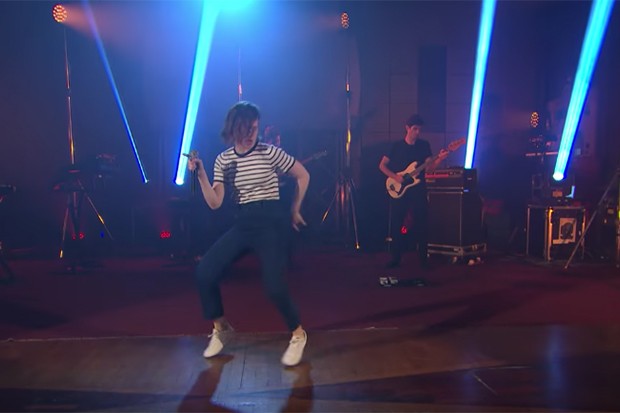 Christine and the Queens: "Sorry"