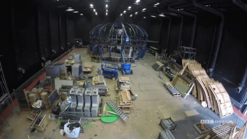 Doctor_Who_Christmas_2017_Tardis_Deconstruction_w_card_no_vo_YouTube_Preset_1125254723939_mp4_video_1920x1080_5000000_primary_audio_7_1920x1080_1125258819599
