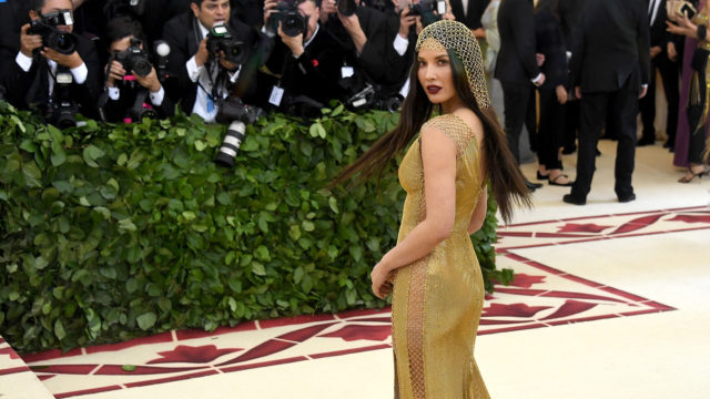 MetGala2018-OliviaMunn