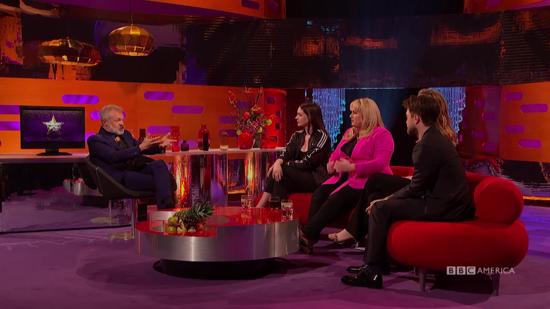 Jodie Comer Helps Rebel Wilson Find Her Inner Villanelle Watch The Graham Norton Show Video Extras Bbc America