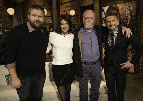 Robert Kirkman (The Walking Dead Executive Producer, Writer), Lauren Cohan (Maggie Greene), Scott Wilson (Hershel Greene) and Chris Hardwick in Episode 8 of The Talking Dead