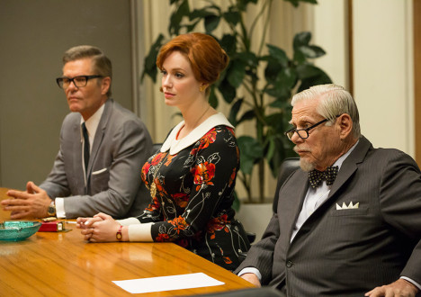 Jim Cutler (Harry Hamlin), Joan Harris (Christina Hendricks) and Bertram Cooper (Robert Morse) in Mad Men