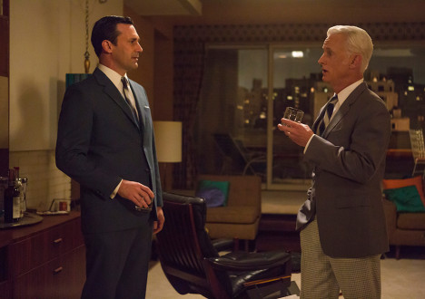 Don Draper (Jon Hamm) and Roger Sterling (John Slattery) in Episode 7 of Mad Men