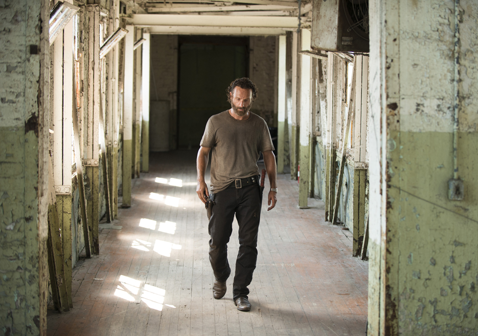 The Walking Dead Season 5 Behind The Scenes Photos The Walking Dead The Walking Dead Tv Walking Dead Zombies
