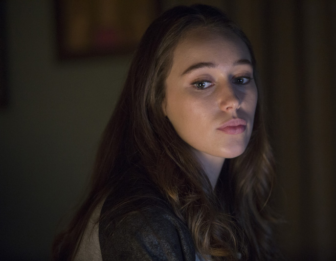 Alycia Debnam Carey as Alicia - Fear The Walking Dead _ Season 1, Episode 3 - Photo Credit: Justina Mintz/AMC