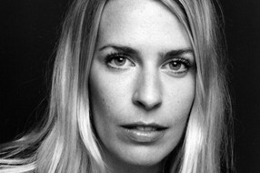 Sara Pascoe (photo)