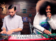 Reggie makes music with fellow guest star Jason Schwartzman