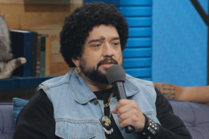 You Will Not Believe How Many Dream Catchers Aaron Neville Has