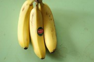 Naked news: Islamic cleric bans women from touching bananas, et al