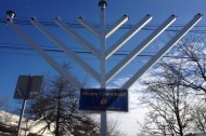 Woodstock Jews mark Hanukkah with solar-powered menorah
