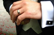 Mate poaching study: wedding ring = excellent pickup device