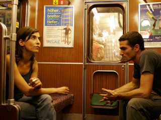 strangers_011.jpg strangers_011.jpg